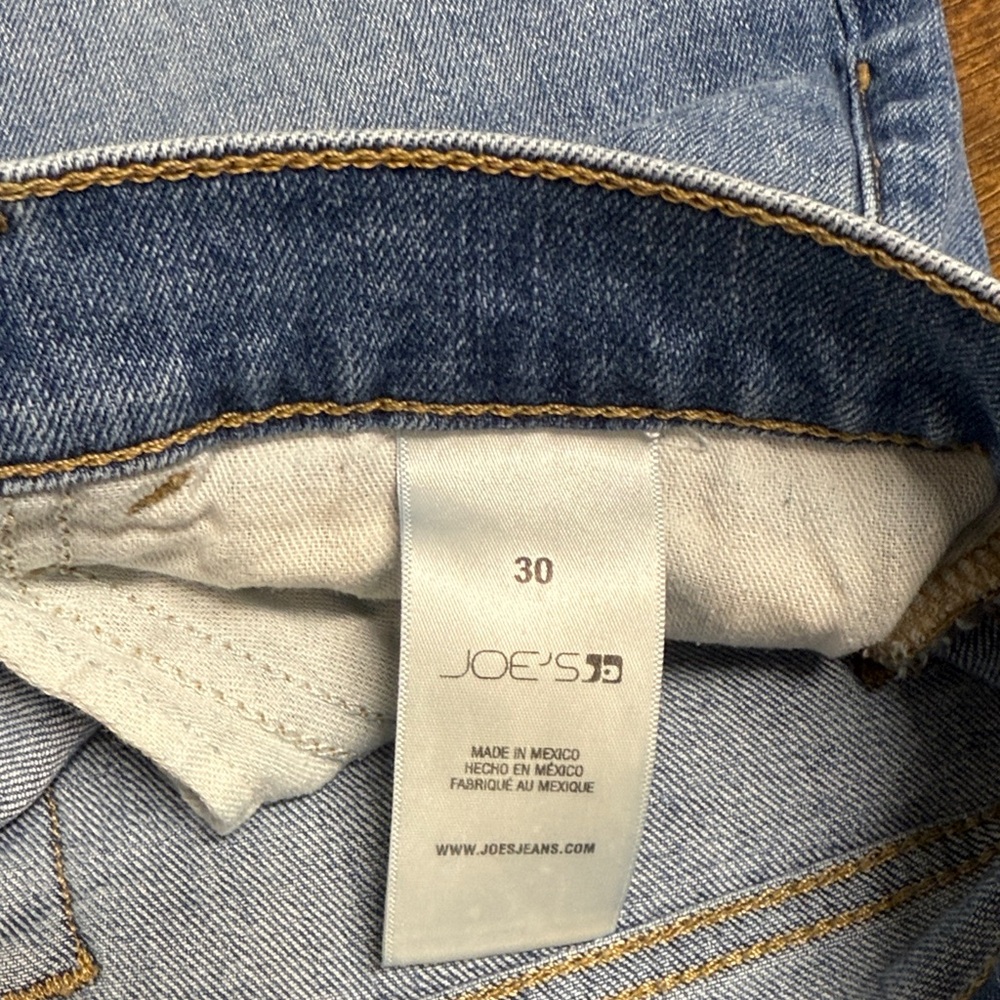 Joe's Jeans Classic Blue Denim with Distressed Hem HR size 30 - Picture 4 of 4